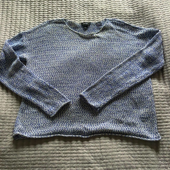 Lord & Taylor lightweight Knit sweater - Picture 1 of 3